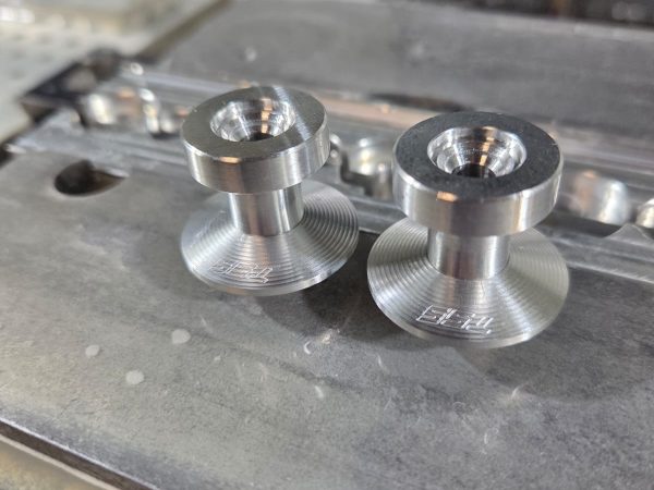 Swingarm spool M6 RAW